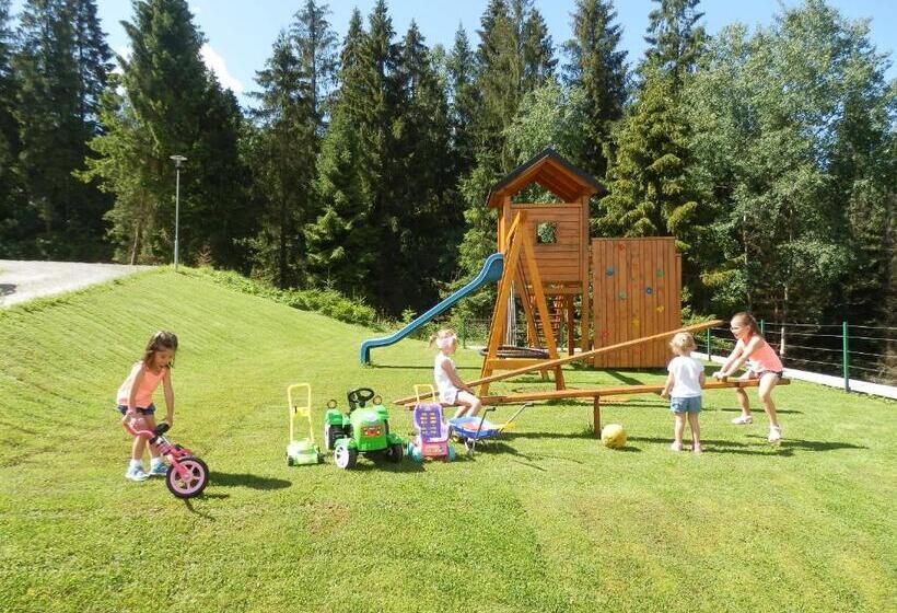Четырехместный Номер Стандарт, Penzion Relax