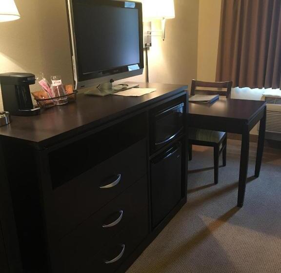 キングサイズベッドのスタンダードルーム, Americinn By Wyndham Monmouth