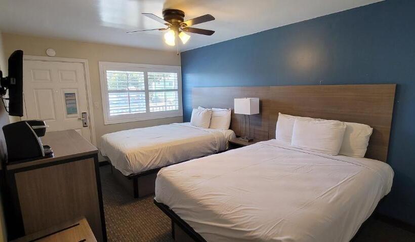 Номер Стандарт, Beachwalker Inn & Suites