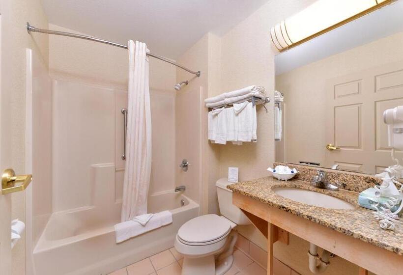 Номер Стандарт 2 Двуспальные Кровати, Tower Inn And Suites Of Guilford / Madison