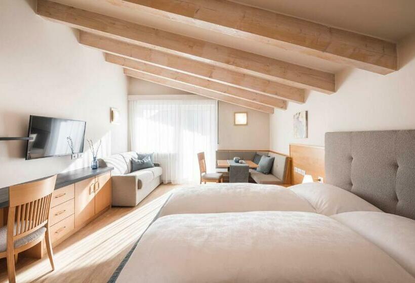 Студия Стандарт, Residence Hirzer