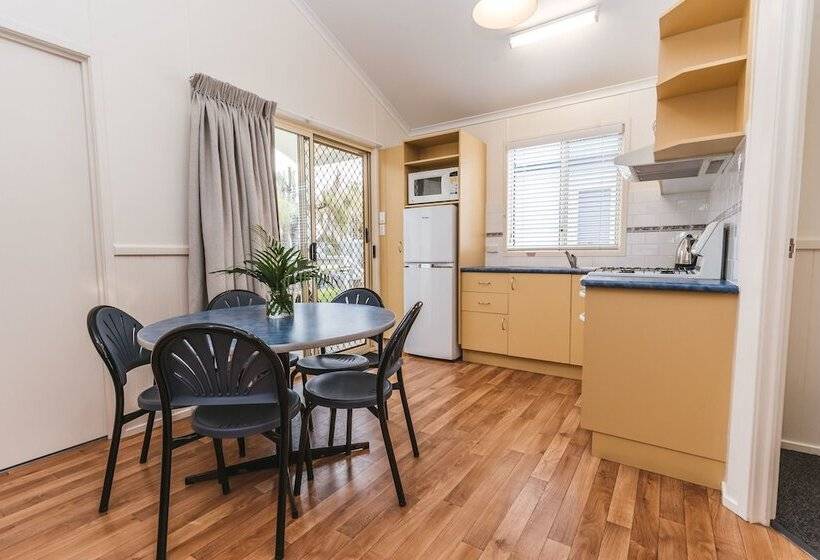 Люкс 2 Спальни, Clyde View Holiday Park