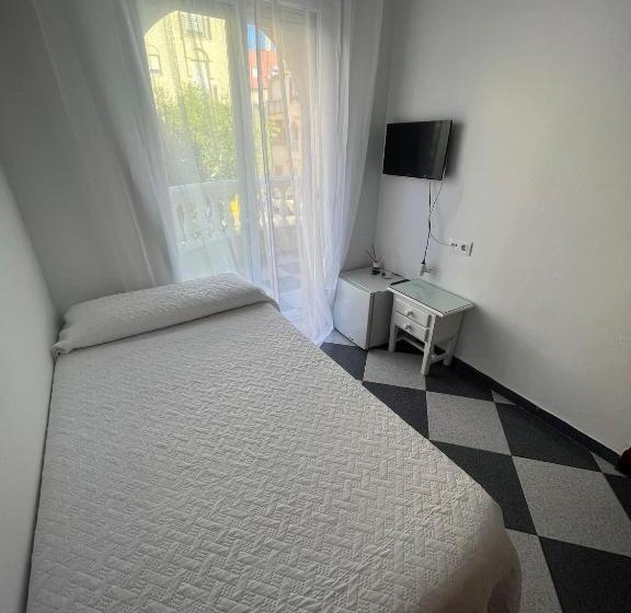 Номер Стандарт Индивидуальный, Hostal Restaurante La Giralda