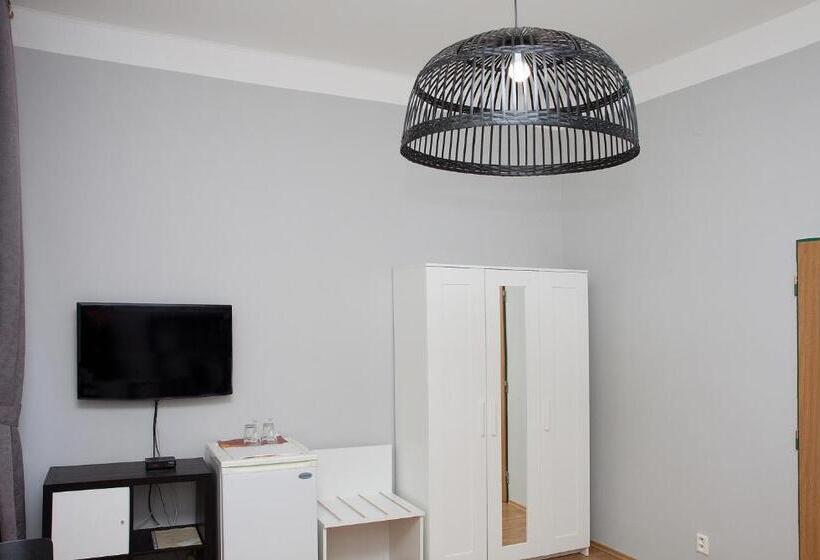 Номер Стандарт, Richmond Teplice