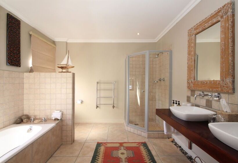 Люкс Повышенной Комфортности, Lavender Manor Guest Lodge