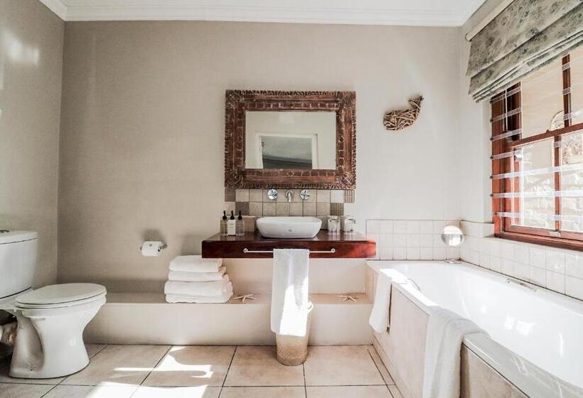 Люкс Deluxe Вид на Море, Lavender Manor Guest Lodge