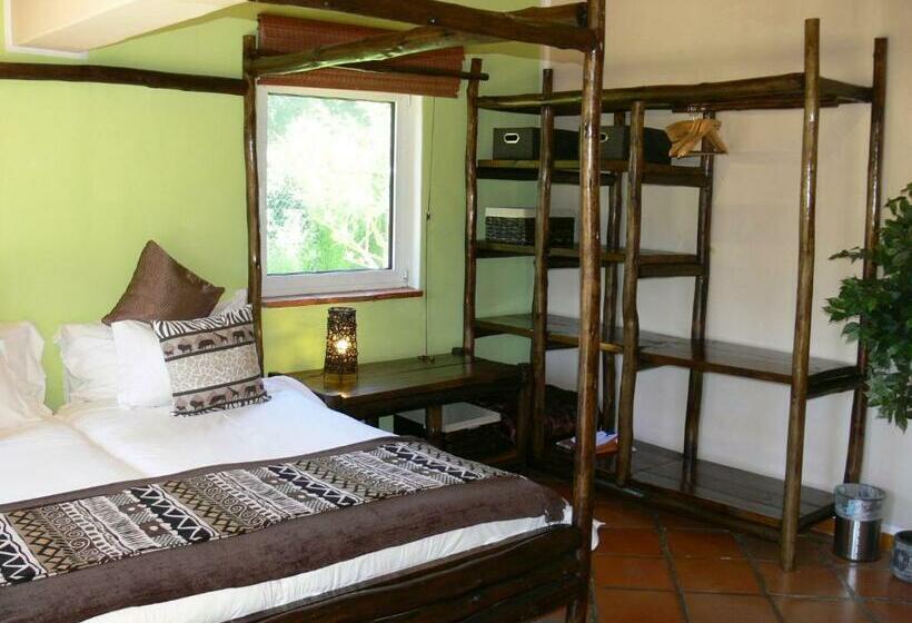 Люкс Вид на Сад, Orange Ville Lodge & Guesthouse