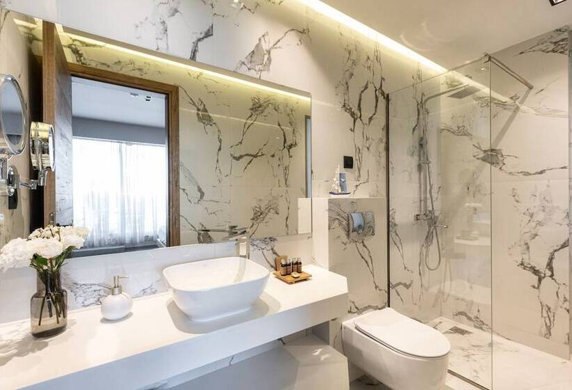 سوییت جونیور با چشم‌انداز دریا, Emily S Luxury Suites