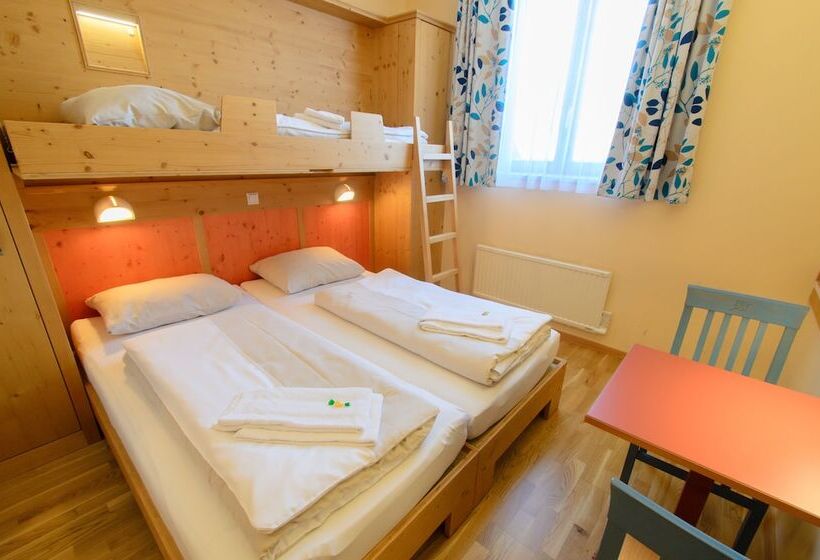 Номер Стандарт Трехместный, Jufa Hotel St Michael Im Lungau