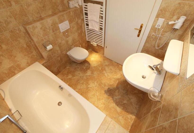 Апартаменты 2 Спальни, Waldele