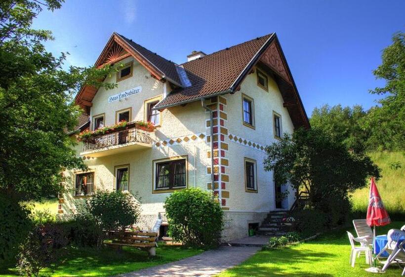 침실 2개 아파트, Villa Löcker
