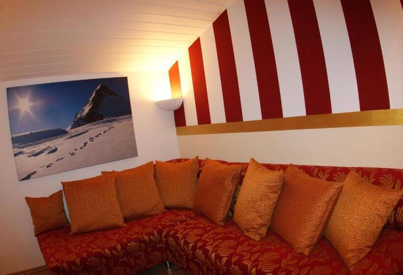 Апартаменты Comfort 3 Спальни, Berghotel Hois
