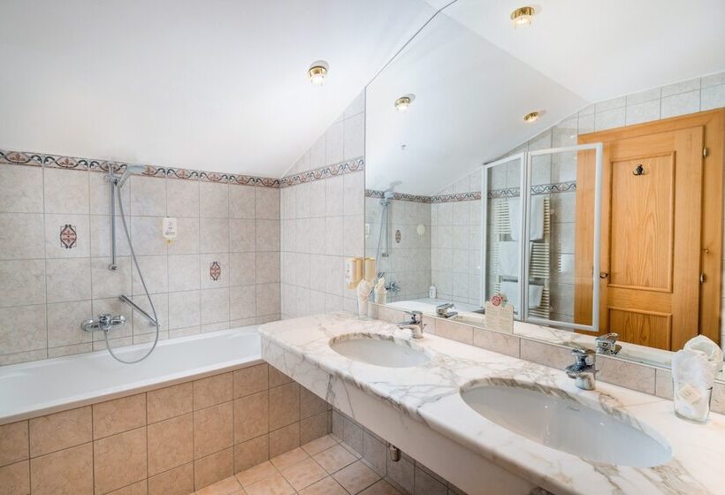 سوییت با چشم‌انداز کوه, Nockresort