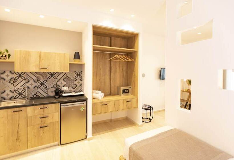 수피리어 스튜디오, Louis Studios Santorini