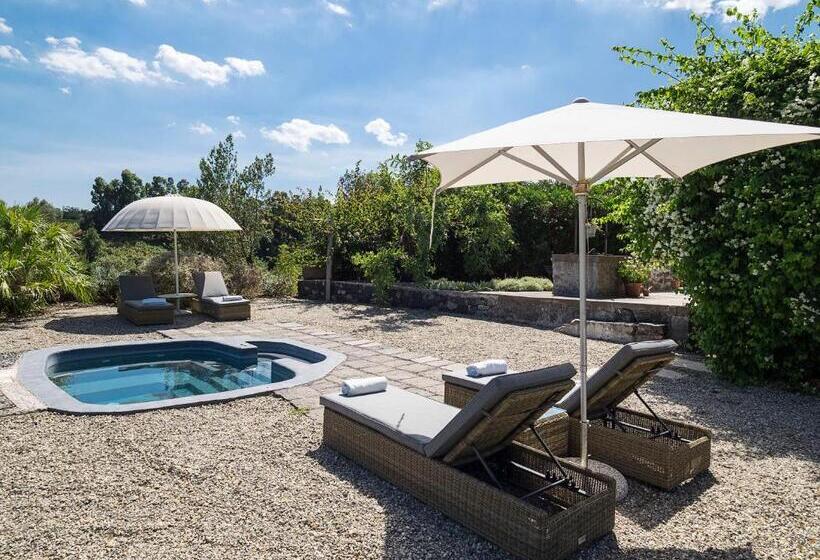ویلای 2 خوابه, Donna Carmela Resort & Lodges