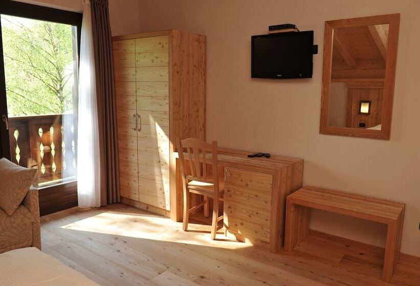 غرفة كومفورت ثلاثية, Garni My Ledro