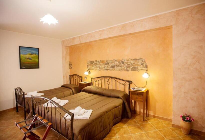 Трехместный Номер Deluxe, Sikania Suite