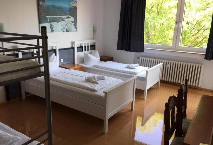 Трехместный Номер Стандарт Совместная Ванная, Gz Hostel Bonn