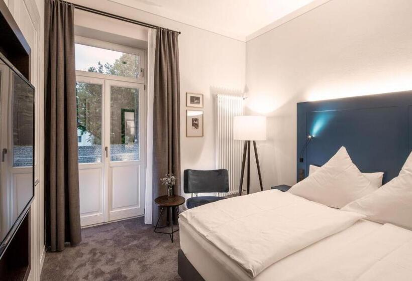 Номер Superior с Балконом, Villa Rein Boutique