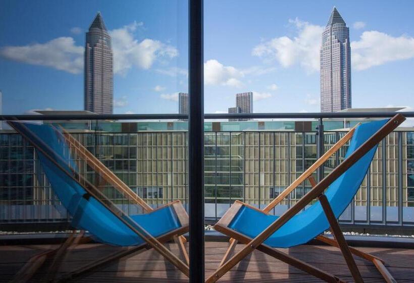Номер Стандарт с Балконом, Motel One Frankfurt Messe
