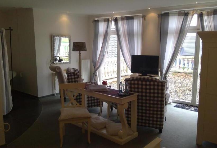 Люкс с Террасой, Gästehaus Chalet Ochtrup
