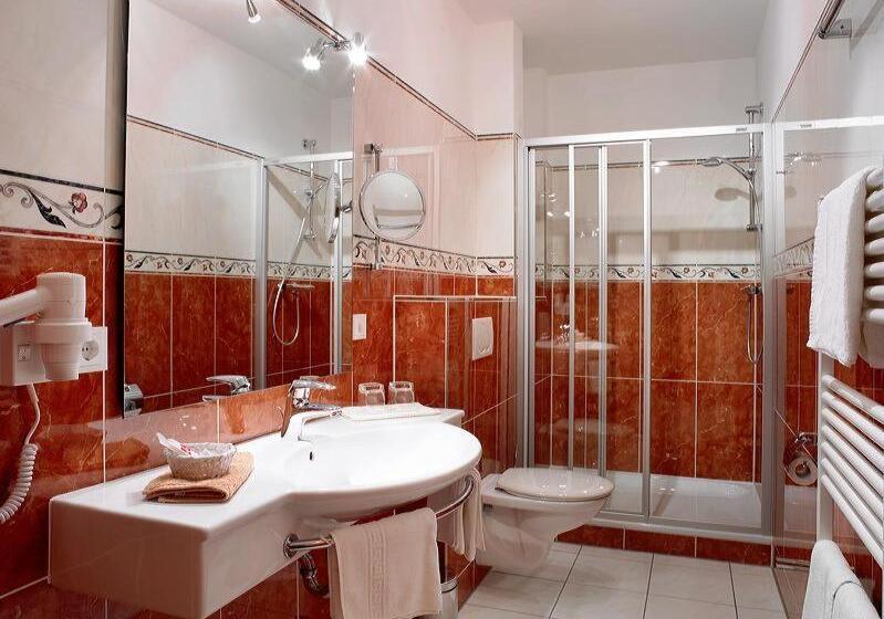 Люкс, Sporthotel Göbel
