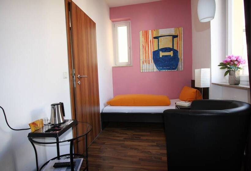 اتاق استاندارد یک نفره, Stadthotel Kleiner Berg