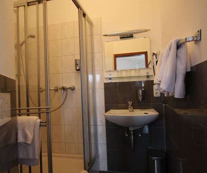 اتاق استاندارد سه نفره, Stadthotel Kleiner Berg