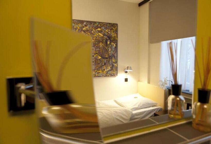 Номер Комфорт Индивидуальный, Art Hotel Tucholsky