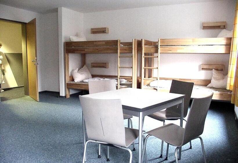 اتاق استاندارد چهار تخته, Jugendherberge Köln Deutz