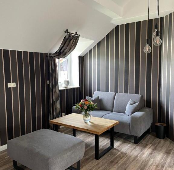 经典四人房间, Zur Altstadt   Am Fuße Der Osterburg Gaststätte, Pension, Fewo