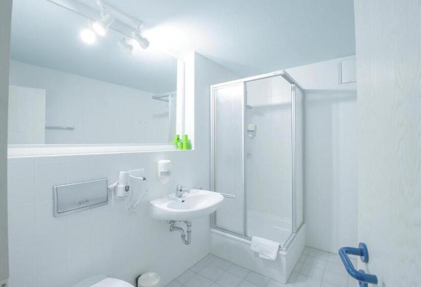 Четырехместный Номер Стандарт, Erzgebirgshotel Freiberger Höhe