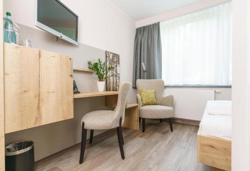 Номер Стандарт, Forsthaus Grüna Betreiber Gmbh