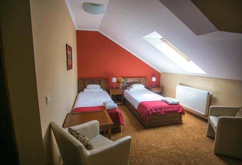 Пентхаус, Bassiana Hotel Es Etterem