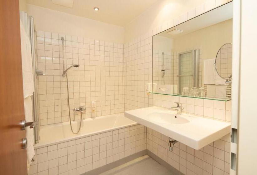 Номер Стандарт с Балконом, Landhotel Rosentaler Hof