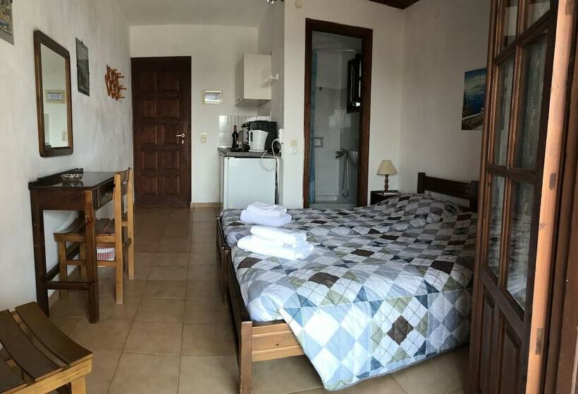 غرفة قياسية مطلّة علي البحر, Villa Perris Studios
