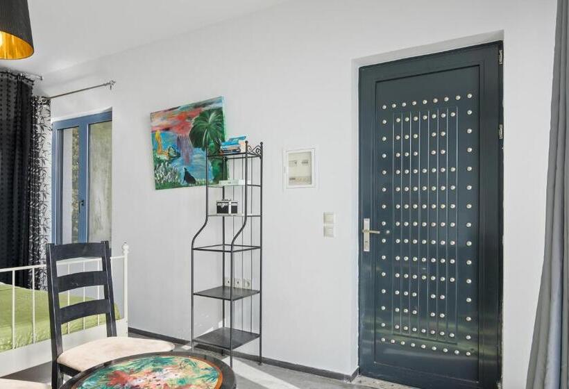 스위트, Serenity Boutique Suites