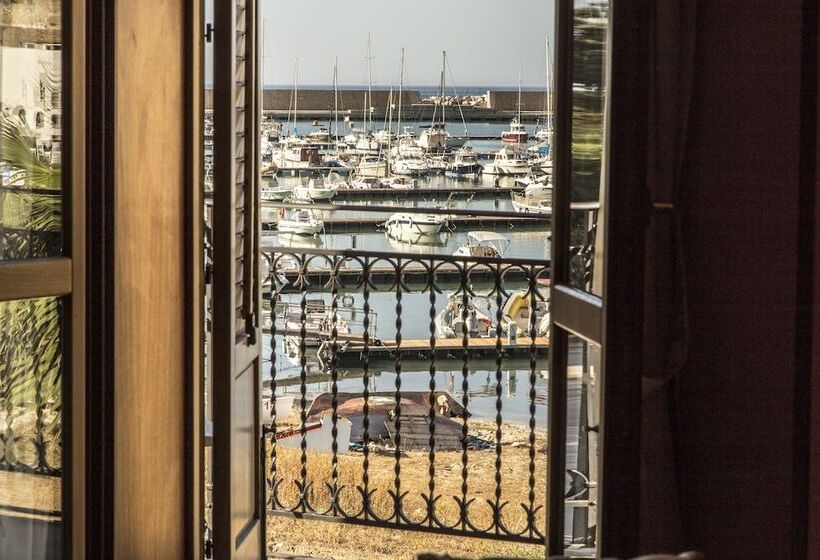 اتاق استاندارد با بالکن و چشم‌انداز دریا, Cala Marina
