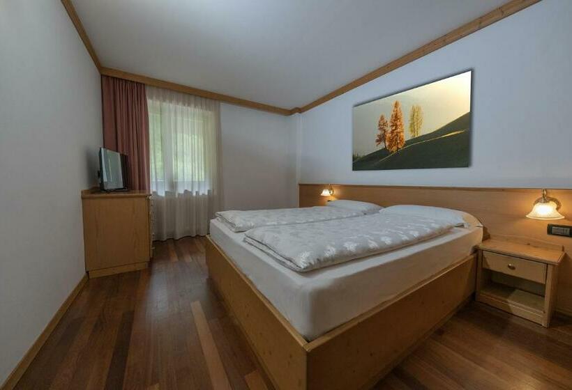 1 Bedroom Apartment Mountain View, Residence Kristall  Fiemme Holidays