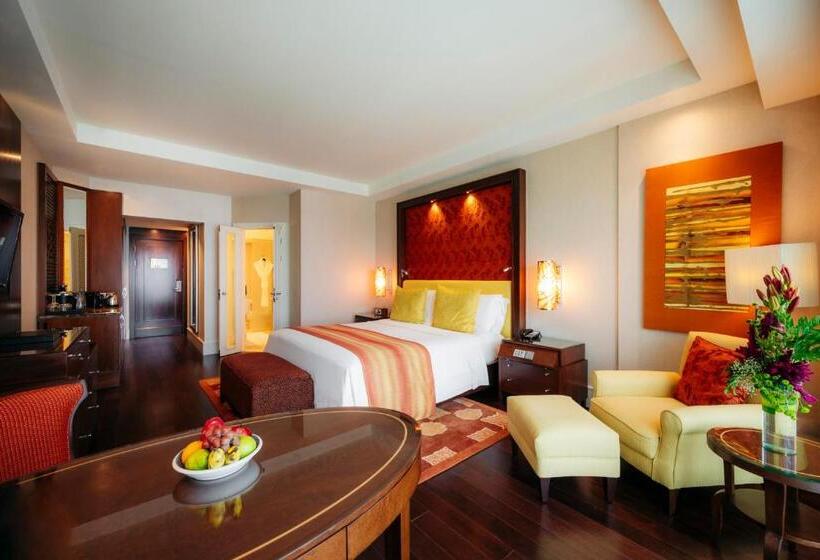 도시전망 디럭스룸 킹침대, The Ritz   Carlton, Bangalore