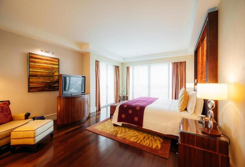 클럽 스위트, The Ritz   Carlton, Bangalore