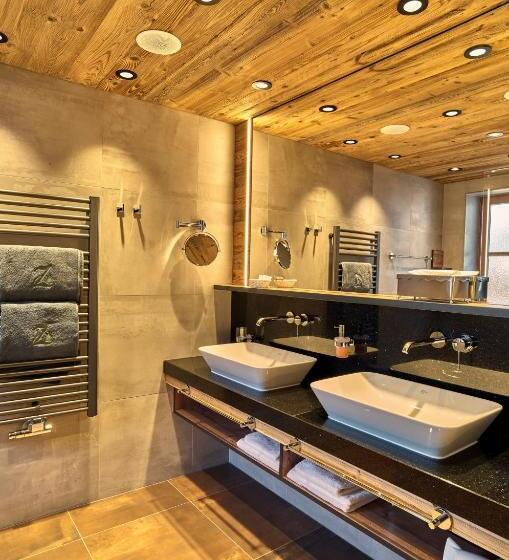 バルコニー付きデラックスルーム, Zedernhof Gesundheits  & Wellness