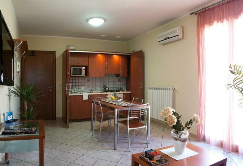 اتاق استاندارد چهار تخته, Motta Residence