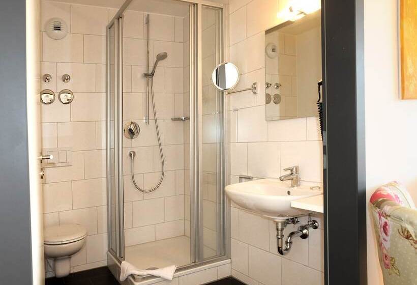 Апартаменты Комфорт 1 Спальня, Seeger Living Comfort Downtown