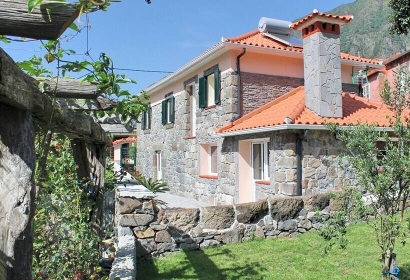 Дом 3 Спальни, Dinis Country Cottage By Our Madeira