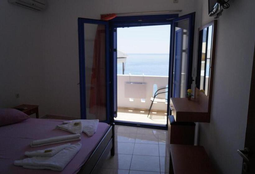 4인용 스탠다드 룸, Paralia Guest House