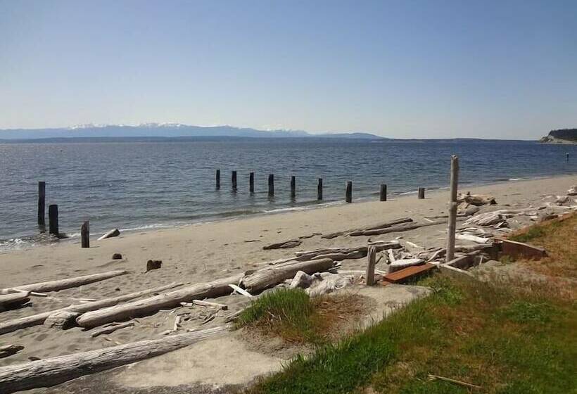 Дом 1 Спальня, Beachfront Mutiny Bay Cabin