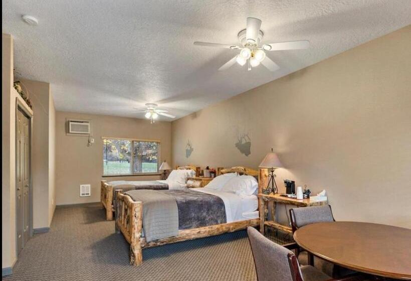 スタンダード４人部屋, Southfork Lodge   Riverside Inn