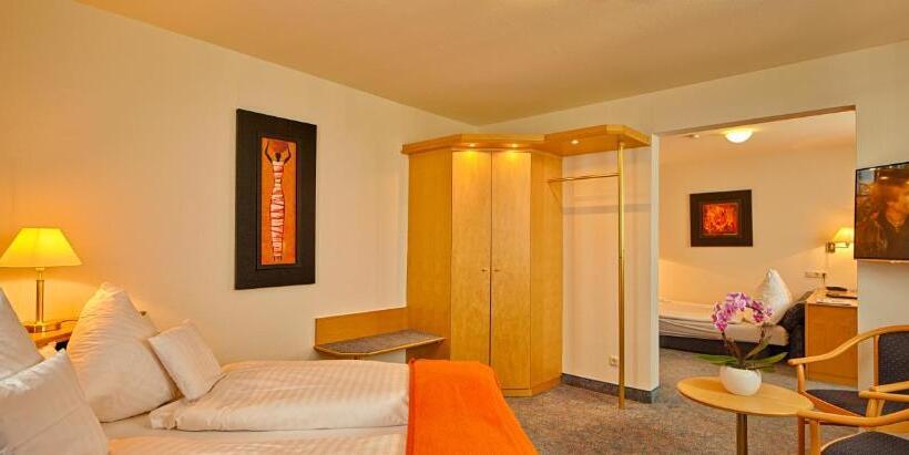 Номер Стандарт Трехместный, Trip Inn Hotel Zum Riesen Hanau