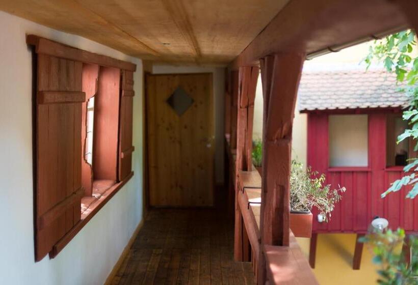 Номер Deluxe, Deutsches Haus